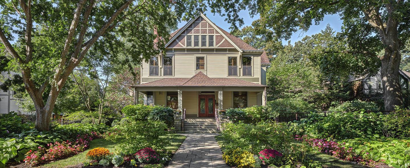 Charles and Cleantha Roberts House (Burnham & Root, 1885; Frank Lloyd Wright, 1896 remodel)
